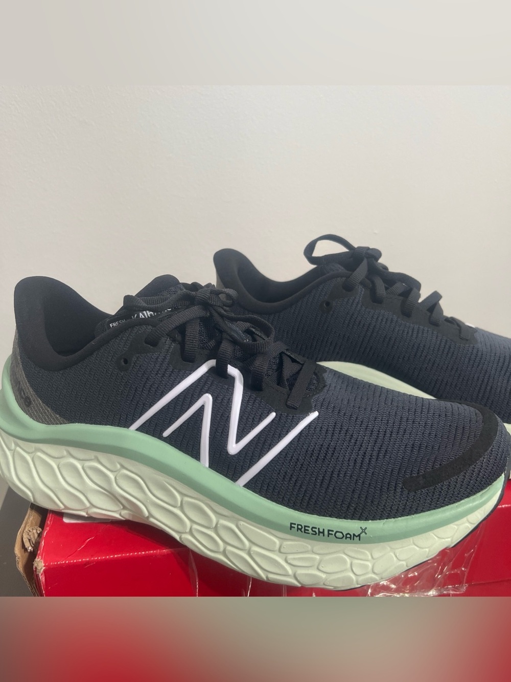 New Balance Womens Fresh Foam X Kaiha Road Black Running & Training Shoes Sz 9.5